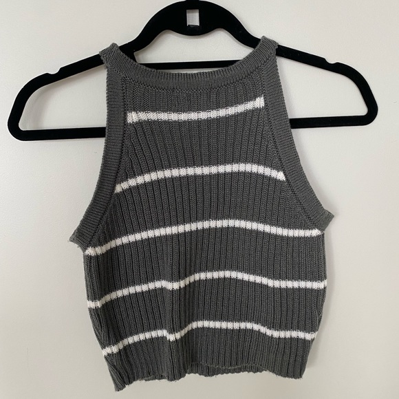 Crop top - Picture 2 of 3